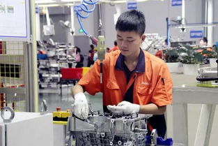 到義烏動力小鎮吉利工廠去參觀 佛堂小學師生感受現代工業的魅力