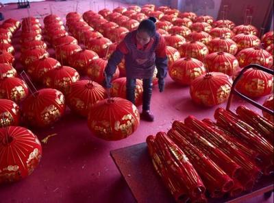 武義:大紅燈籠迎來銷售旺季