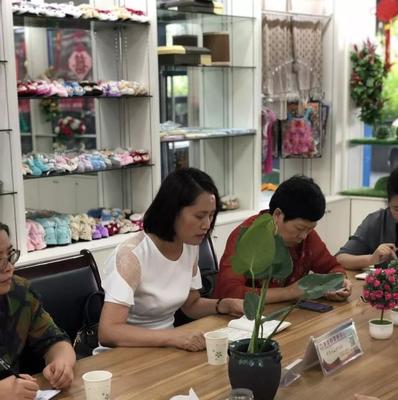 市婦聯調研組赴義烏調研來料加工工作